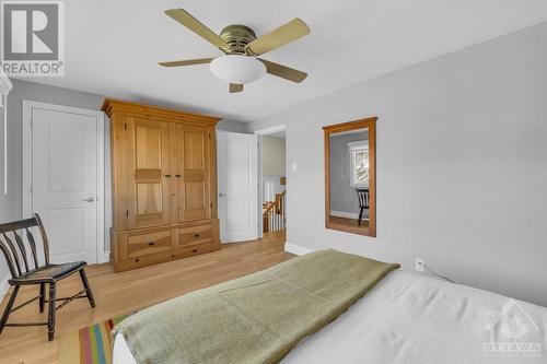 655 Mansfield Avenue, Ottawa, ON - Indoor Photo Showing Bedroom