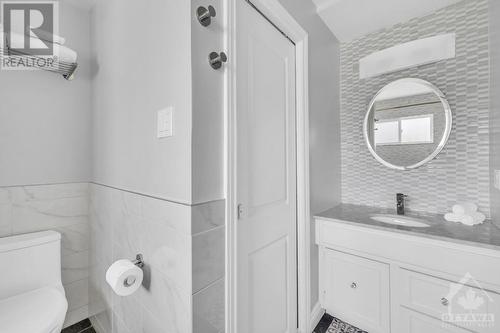 655 Mansfield Avenue, Ottawa, ON - Indoor Photo Showing Bathroom