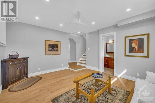 655 Mansfield Avenue, Ottawa, ON - Indoor Photo Showing Living Room