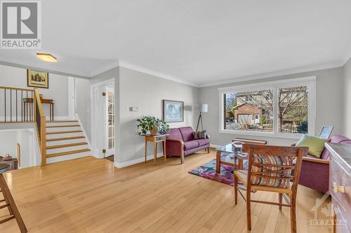 655 Mansfield Avenue, Ottawa, ON - Indoor Photo Showing Living Room