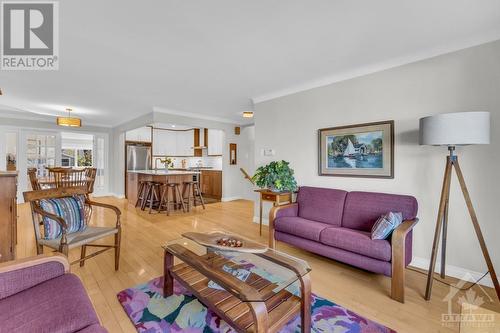 655 Mansfield Avenue, Ottawa, ON - Indoor Photo Showing Living Room