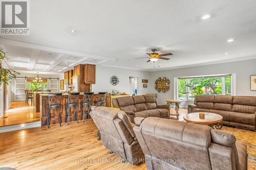 272 Chittick Crescent, Thames Centre (Dorchester), ON - Indoor Photo Showing Living Room