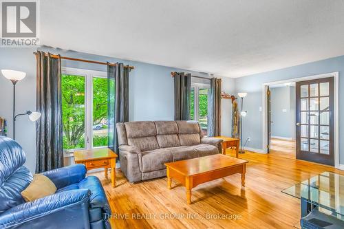 272 Chittick Crescent, Thames Centre (Dorchester), ON - Indoor Photo Showing Living Room