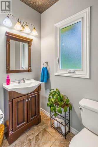 272 Chittick Crescent, Thames Centre (Dorchester), ON - Indoor Photo Showing Bathroom