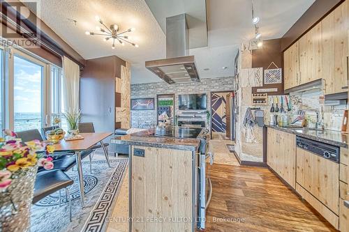 2707 - 50 Absolute Avenue, Mississauga, ON - Indoor Photo Showing Kitchen