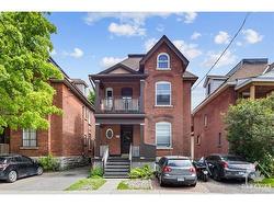 266 FLORA Street  Ottawa, ON K1R 5R9