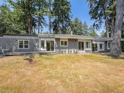 979 Royal Oak Dr, Saanich, BC 