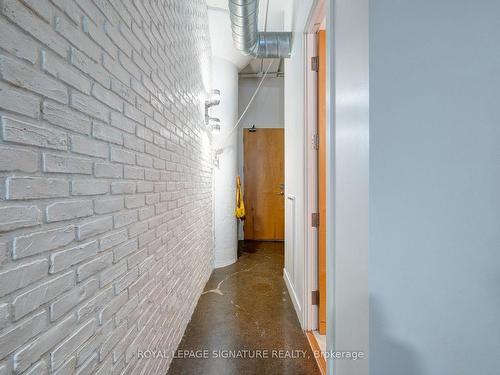 418-155 Dalhousie St, Toronto, ON - Indoor Photo Showing Other Room