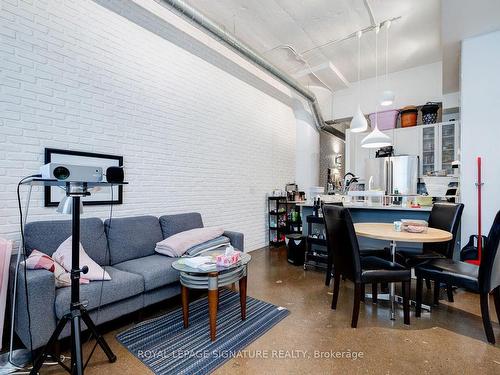 418-155 Dalhousie St, Toronto, ON - Indoor Photo Showing Dining Room