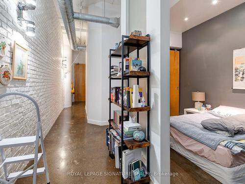 418-155 Dalhousie St, Toronto, ON - Indoor Photo Showing Bedroom