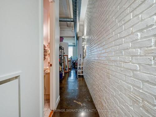 418-155 Dalhousie St, Toronto, ON - Indoor Photo Showing Other Room