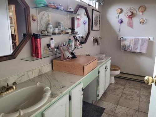 95 Harris Crescent, Dryden, ON - Indoor Photo Showing Bathroom