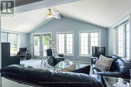 259 Pleasant Boulevard, Georgina (Keswick South), ON - Indoor Photo Showing Living Room