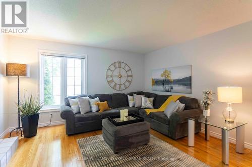 259 Pleasant Boulevard, Georgina (Keswick South), ON - Indoor Photo Showing Living Room