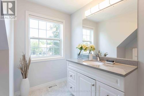 259 Pleasant Boulevard, Georgina (Keswick South), ON - Indoor Photo Showing Bathroom