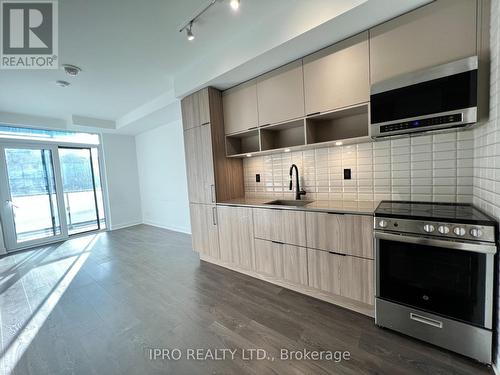 N366 - 35 Rolling Mills Road, Toronto (Waterfront Communities), ON - Indoor Photo Showing Kitchen With Upgraded Kitchen