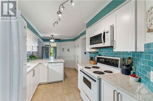 39 Kimberwick Crescent, Ottawa, ON - Indoor Photo Showing Kitchen