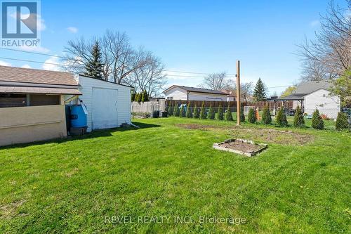 11 Parkwood Drive, St. Catharines, ON - Outdoor