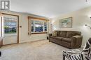 11 Parkwood Drive, St. Catharines, ON  - Indoor Photo Showing Living Room 