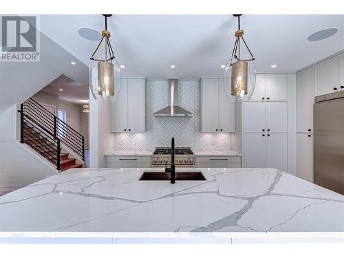 451 Vision Court, Kelowna, BC - Indoor Photo Showing Kitchen With Upgraded Kitchen