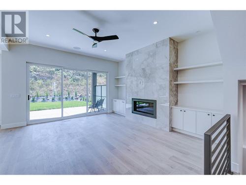 451 Vision Court, Kelowna, BC - Indoor With Fireplace