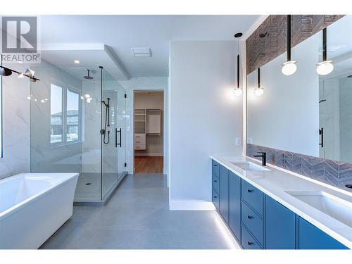 451 Vision Court, Kelowna, BC - Indoor Photo Showing Bathroom