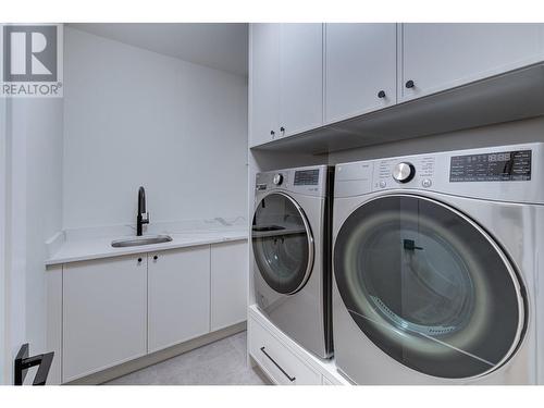 451 Vision Court, Kelowna, BC - Indoor Photo Showing Laundry Room