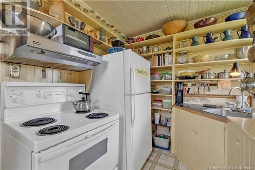 4993 Route 102, Hampstead, NB - Indoor Photo Showing Kitchen