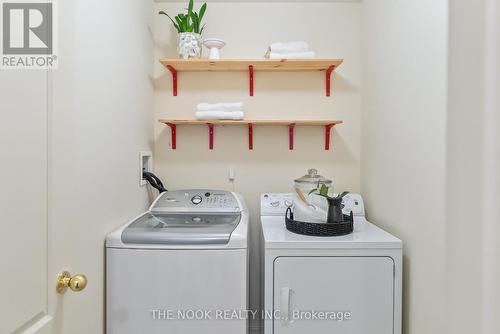 35 Personna Circle, Brampton (Credit Valley), ON - Indoor Photo Showing Laundry Room