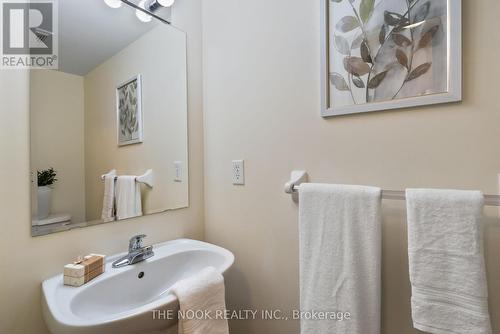 35 Personna Circle, Brampton (Credit Valley), ON - Indoor Photo Showing Bathroom