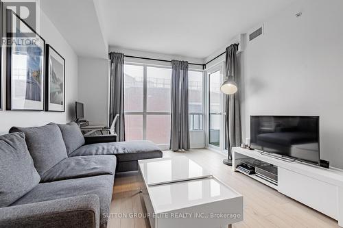 426 - 10 Park Lawn Road, Toronto (Mimico), ON - Indoor Photo Showing Living Room