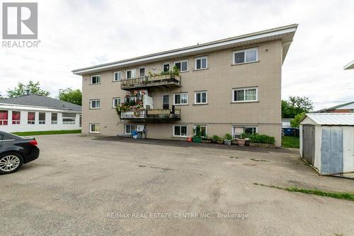 10 Plymouth Court, Guelph (Onward Willow), ON - Outdoor With Exterior