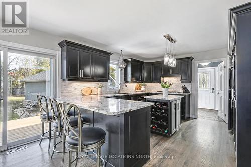 17 Trails End, Collingwood, ON - Indoor Photo Showing Kitchen With Upgraded Kitchen