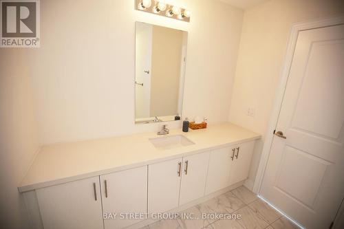 Room - 152 Ben Sinclair Avenue, East Gwillimbury (Queensville), ON - Indoor Photo Showing Bathroom