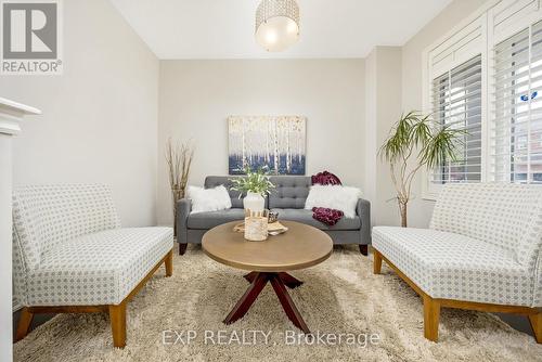 599 Nairn Circle, Milton, ON - Indoor Photo Showing Living Room