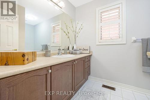 599 Nairn Circle, Milton, ON - Indoor Photo Showing Bathroom