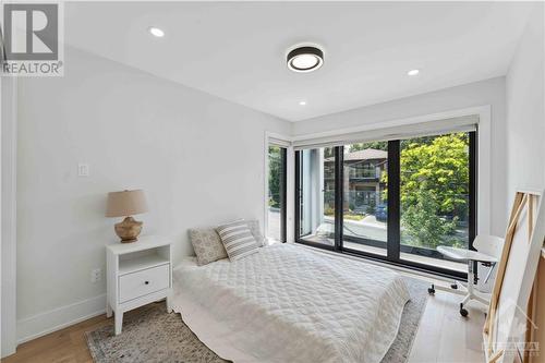 187 Carleton Avenue Unit#A, Ottawa, ON - Indoor Photo Showing Bedroom