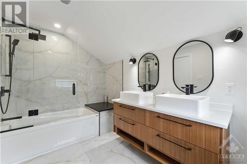 187 Carleton Avenue Unit#A, Ottawa, ON - Indoor Photo Showing Bathroom