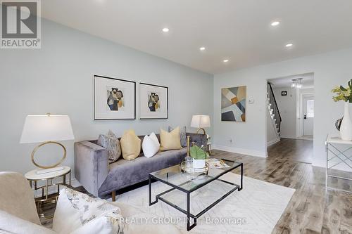 1 - 1000 Bridletowne Circle, Toronto (L'Amoreaux), ON - Indoor Photo Showing Living Room