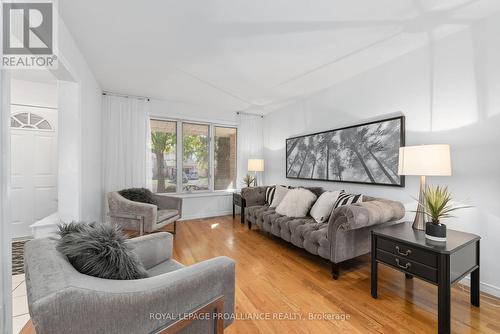 14 Forchuk Crescent, Quinte West, ON - Indoor Photo Showing Living Room