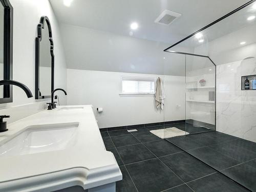 Salle de bains - 8 Rue Vincent-Blouin, Kirkland, QC - Indoor Photo Showing Bathroom