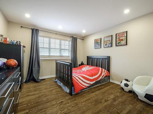 Chambre Ã Â coucher - 8 Rue Vincent-Blouin, Kirkland, QC - Indoor Photo Showing Bedroom