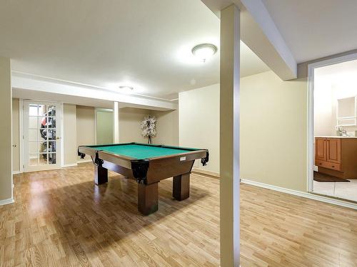 Salle familiale - 8 Rue Vincent-Blouin, Kirkland, QC - Indoor Photo Showing Other Room