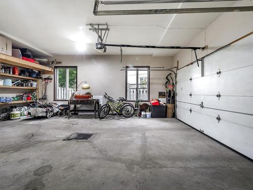 Garage - 8 Rue Vincent-Blouin, Kirkland, QC - Indoor Photo Showing Garage