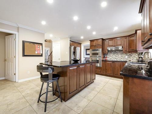 Cuisine - 8 Rue Vincent-Blouin, Kirkland, QC - Indoor Photo Showing Kitchen With Upgraded Kitchen