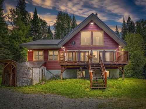 FaÃ§ade - 2081 Ch. Jacques-Cartier S., Stoneham-Et-Tewkesbury, QC - Outdoor With Deck Patio Veranda