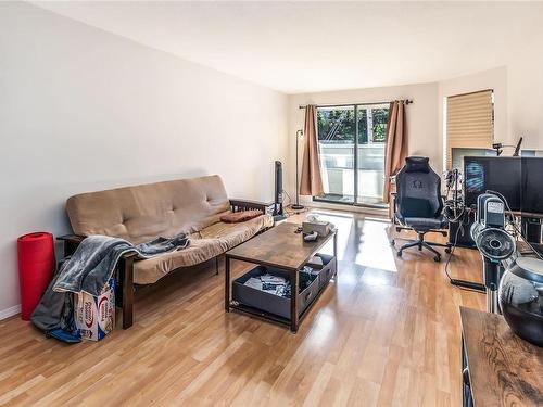 114-30 Cavan St, Nanaimo, BC - Indoor Photo Showing Living Room