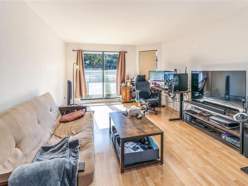 114-30 Cavan St, Nanaimo, BC - Indoor Photo Showing Living Room