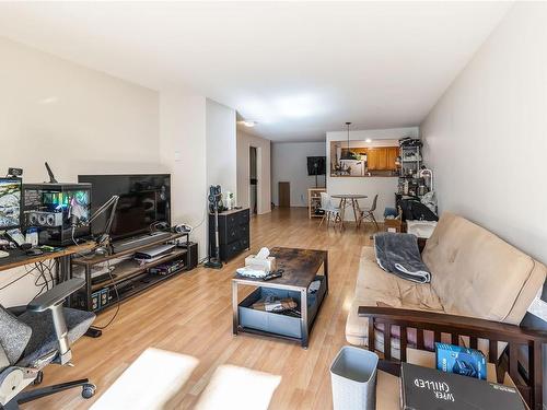 114-30 Cavan St, Nanaimo, BC - Indoor Photo Showing Living Room