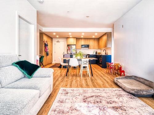 236-920 Reunion Ave, Langford, BC - Indoor Photo Showing Living Room